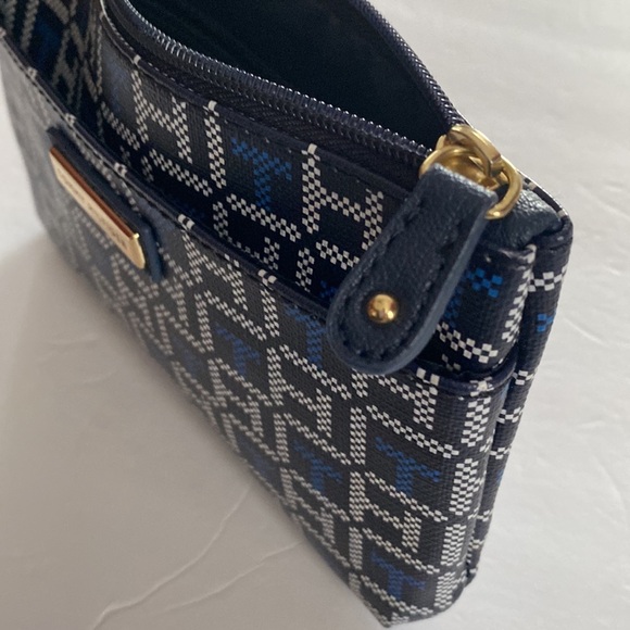 Tommy Hilfiger Women's Navy Blue Logo Printed Large Wristlet Wallet Clutch Bag - Picture 4 of 8